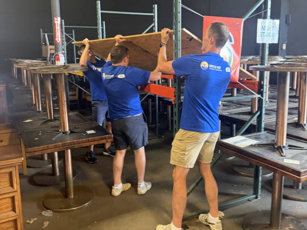 Lead United members volunteering